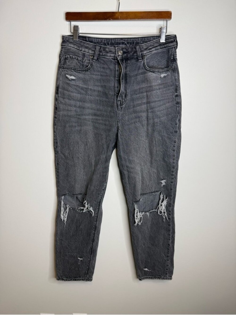 American Eagle Outfitters Highest rise mom  Distressed Jeans - Charcoal size 10